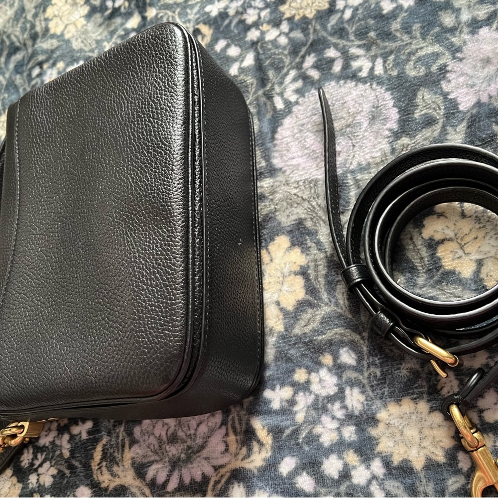 Coach Black Leather Shoulder Bag with Gold Accents - Picture 5 of 8